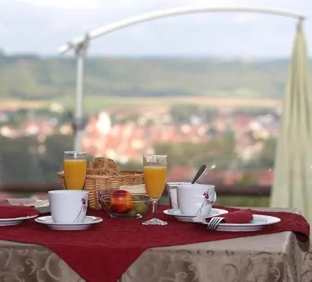 Der Kirschberghof Weinfass-lodge Luxuszelt *