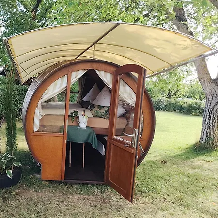 Luxury tent Der Kirschberghof Weinfass-lodge Sommerhausen