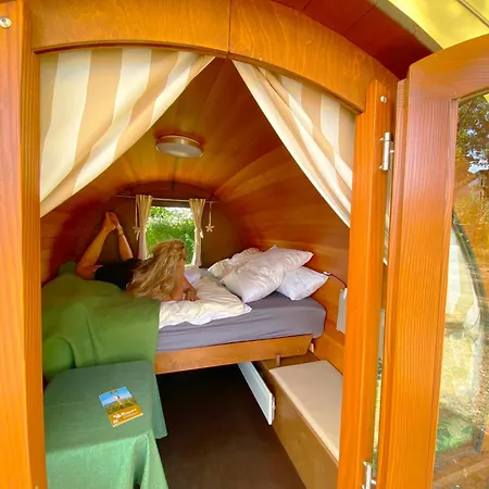 Der Kirschberghof Weinfass-lodge * Sommerhausen
